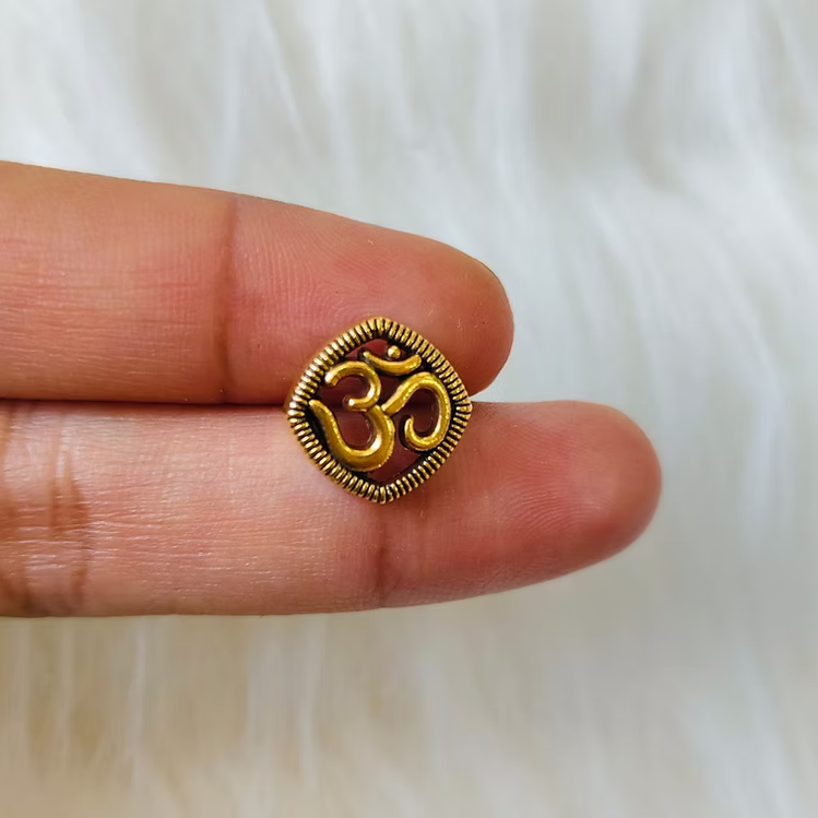 Antique Finish Pass-Through Rakhi Charms